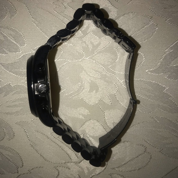 Michael Kors Black Watch - Picture 4 of 8